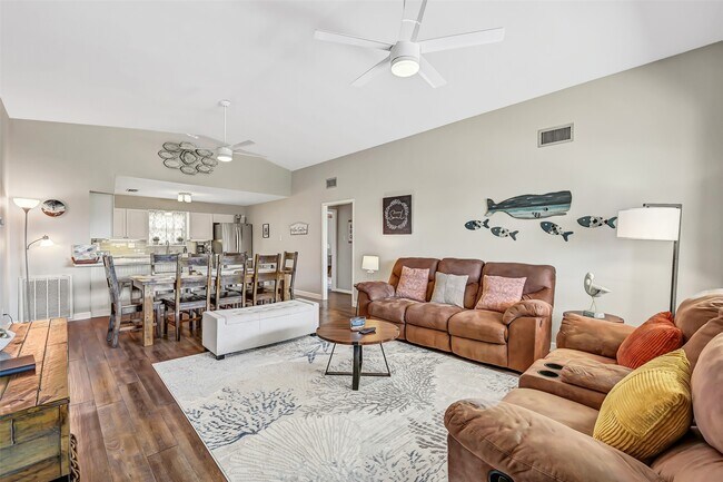 Building Photo - 21600 Zachary Dr