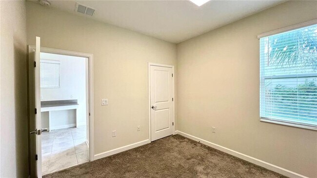 Building Photo - 13071 Inkwell Alley