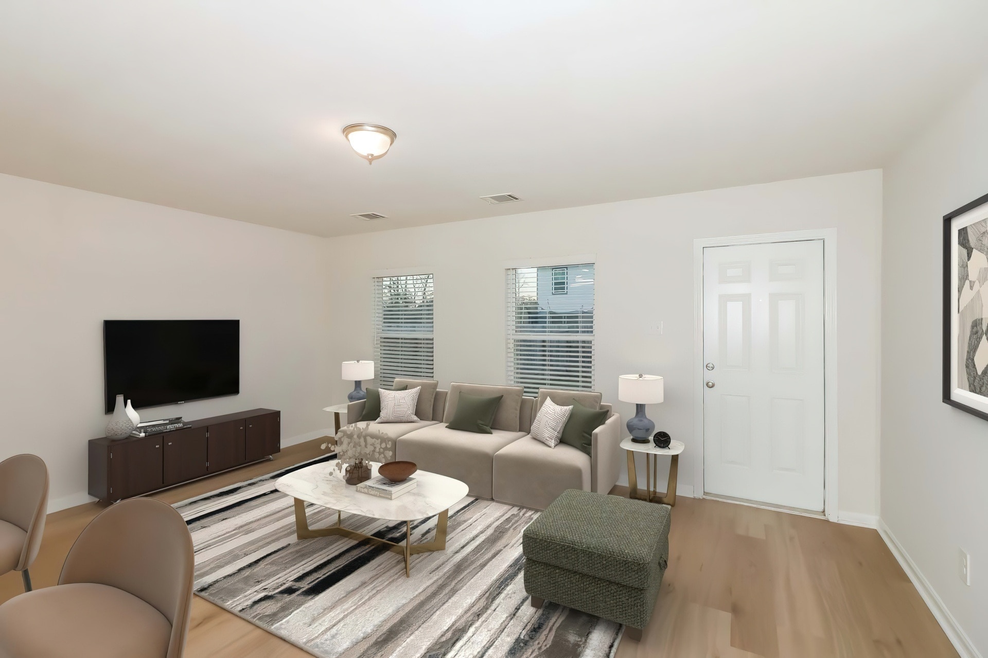 Building Photo - 10070 Cerritos dr