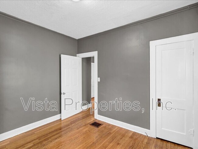 Building Photo - 3220 Grant Ave