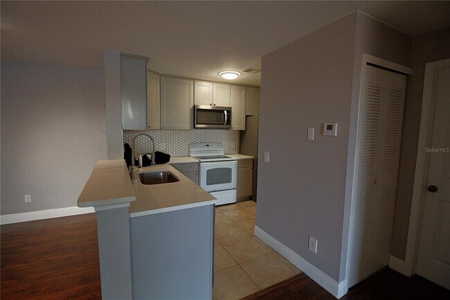 Building Photo - 8837 Latrec Ave