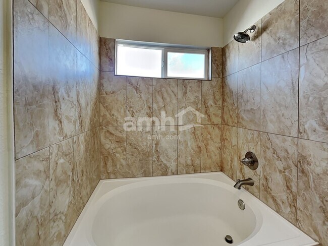 Building Photo - 7220 Grand Cascade Point