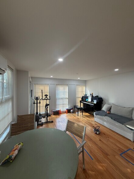 Building Photo - 140 Prospect St