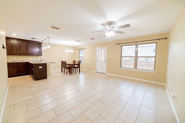 Building Photo - 4316 Ramona Dr