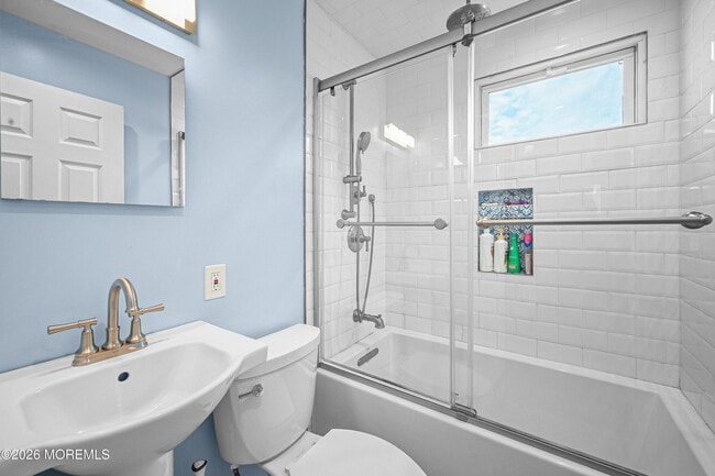 Building Photo - 57 Villa Pl