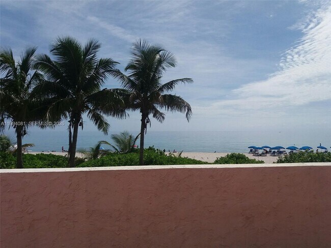 Building Photo - 17275 Collins Ave