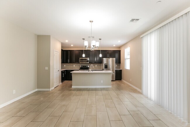 Building Photo - 6851 E Posada Cir