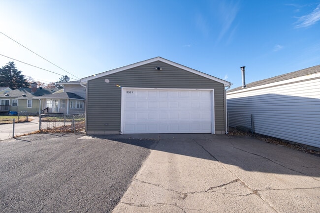 Building Photo - 3531-2 1/2 2 1/2 St NE