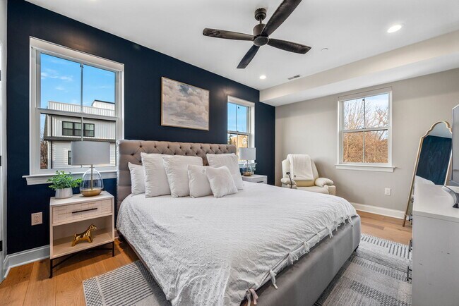 Building Photo - 330 Wright St