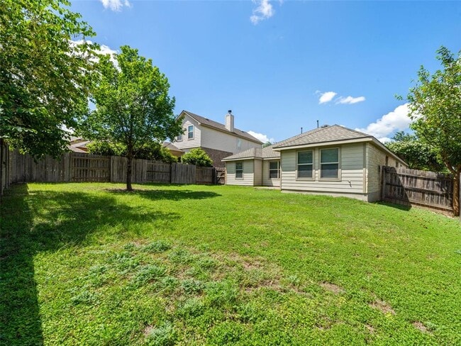 Building Photo - 1905 Meandering Meadows Dr