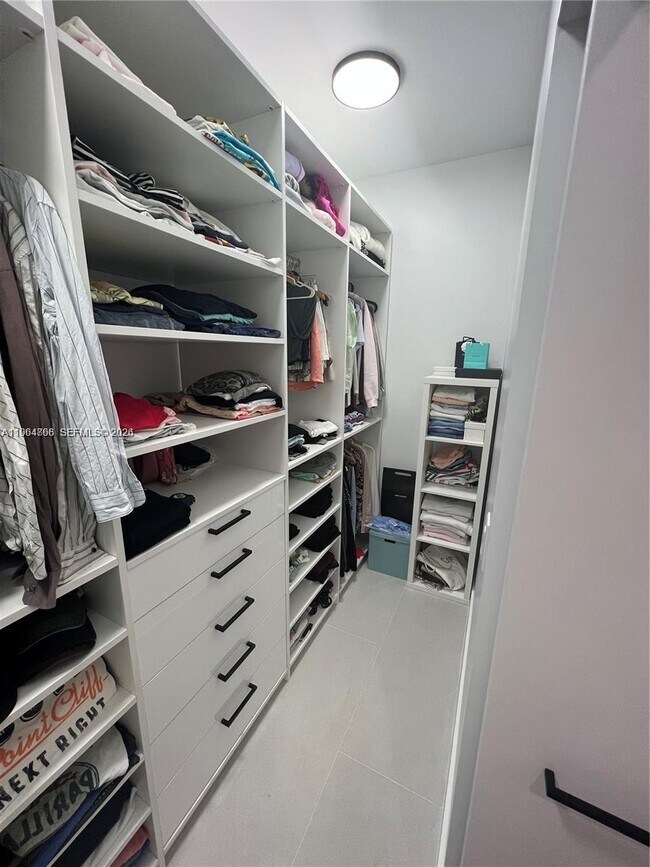 Building Photo - 780 NE 69th St