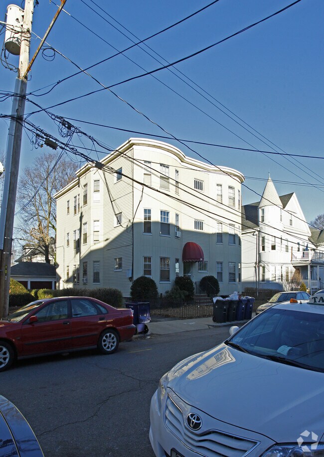 20 Leicester St 20 Leicester St Brighton MA 02135 Apartment Finder
