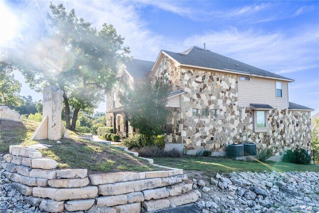 Building Photo - 1898 Long Bow Dr