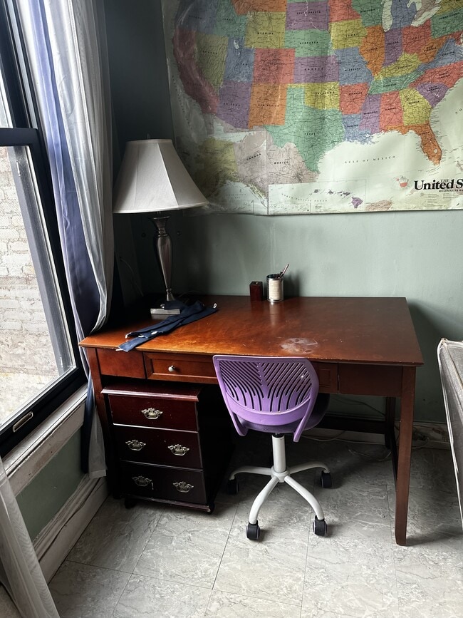 Building Photo - 521 Logan St