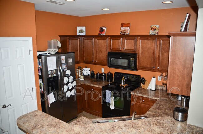 Building Photo - 135 Raven Hill Way