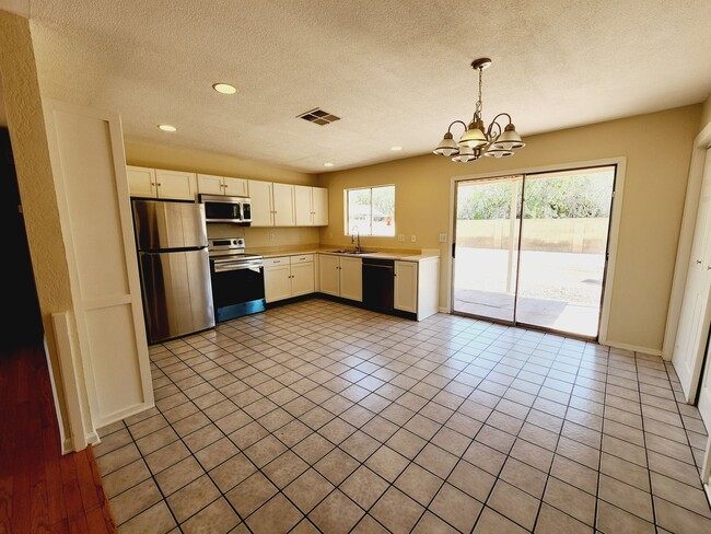 Building Photo - 3 Bedroom Close to Intel, Kyrene Schools!