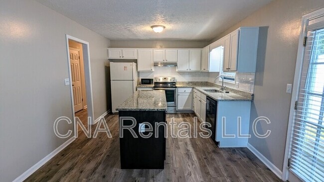 Building Photo - 1050 Mathews Ct