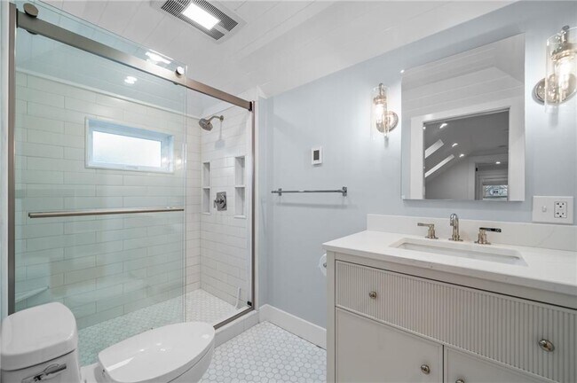 Building Photo - 36 Almy St