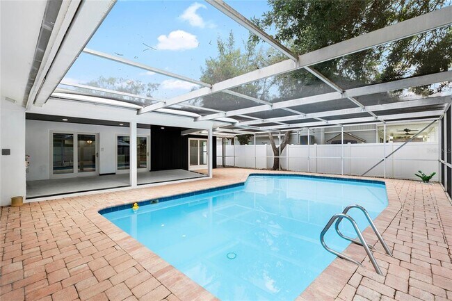 Building Photo - 2306 S San Jose Cir