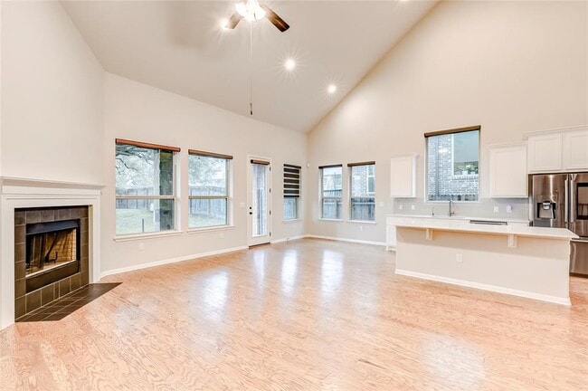 Building Photo - 2916 Zelma Dr