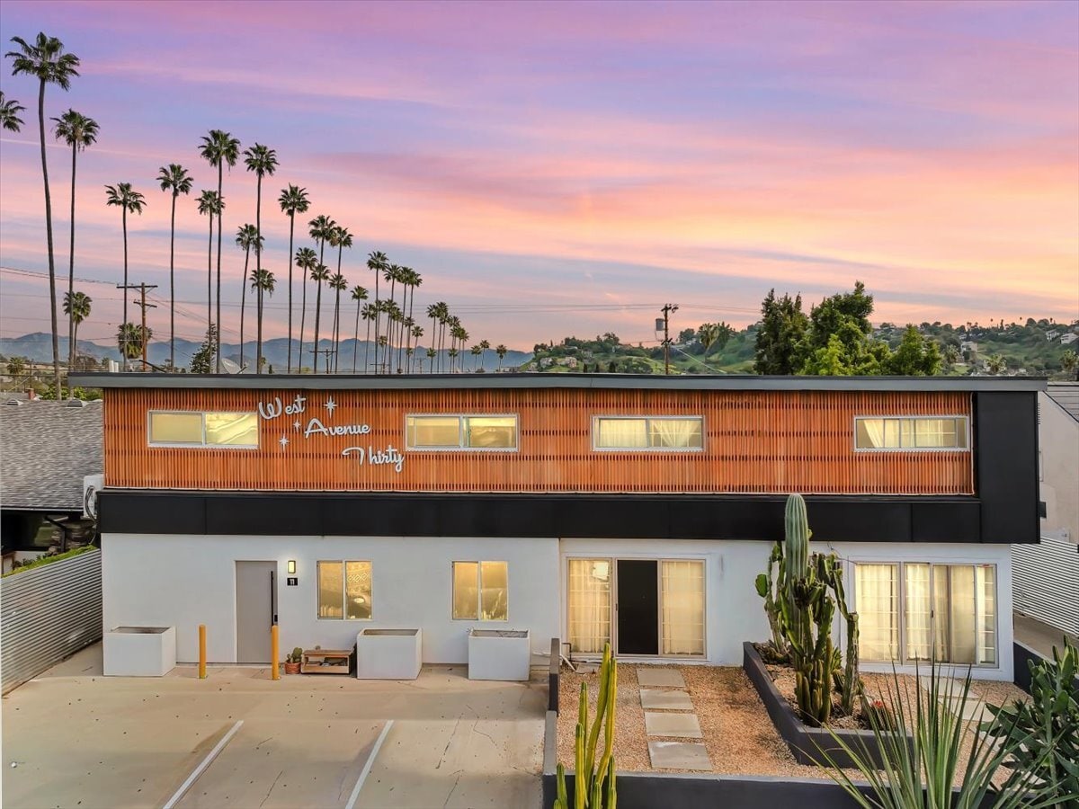 Building Photo - 2561 W Ave 30