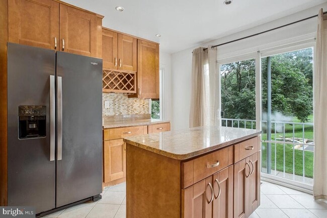 Building Photo - 205 Castleton Pl