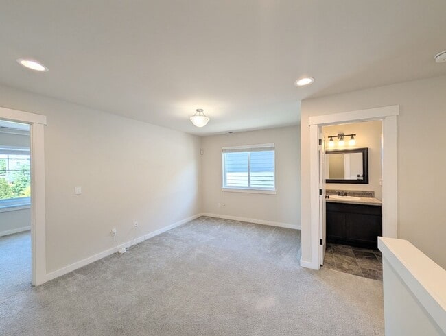 Building Photo - 3Bd/2.5Ba Lynnwood Home