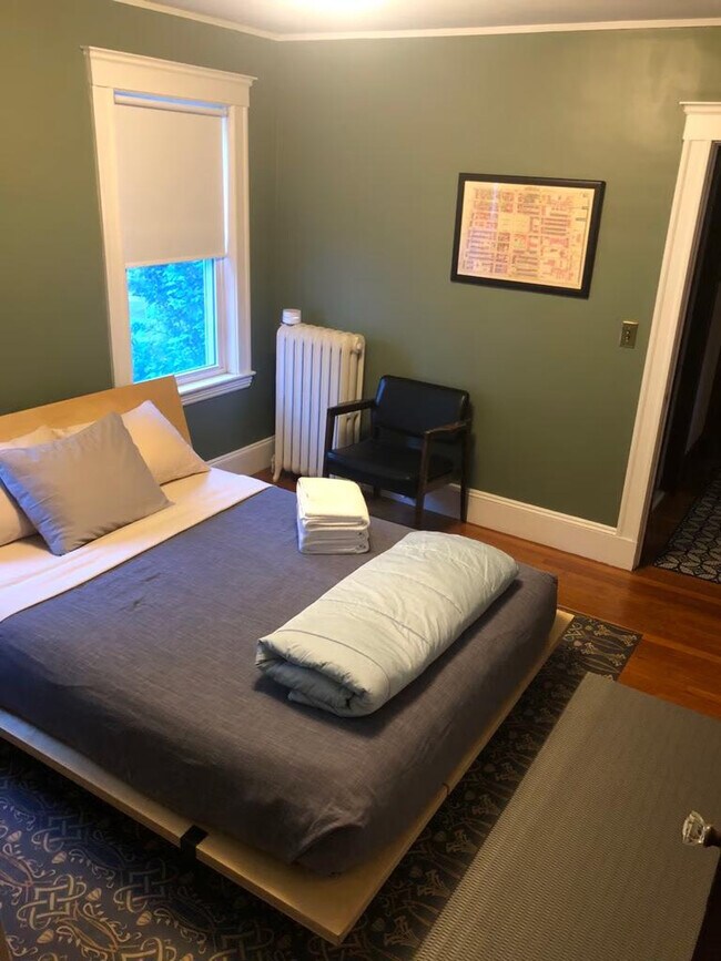 Building Photo - 112 Manthorne Rd