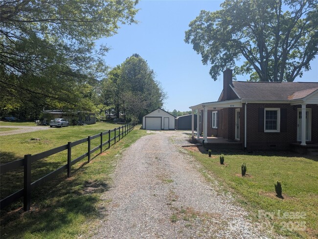 Building Photo - 177 Rinehardt Rd