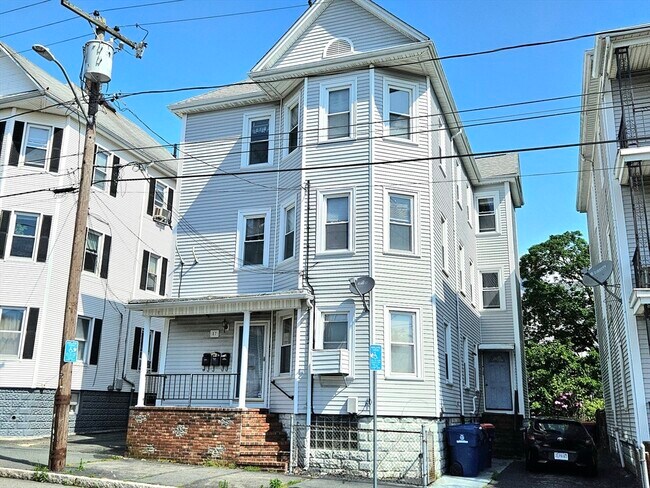Building Photo - 87 Hathaway St