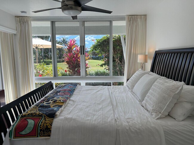 Building Photo - 1221 Hillsboro Mile