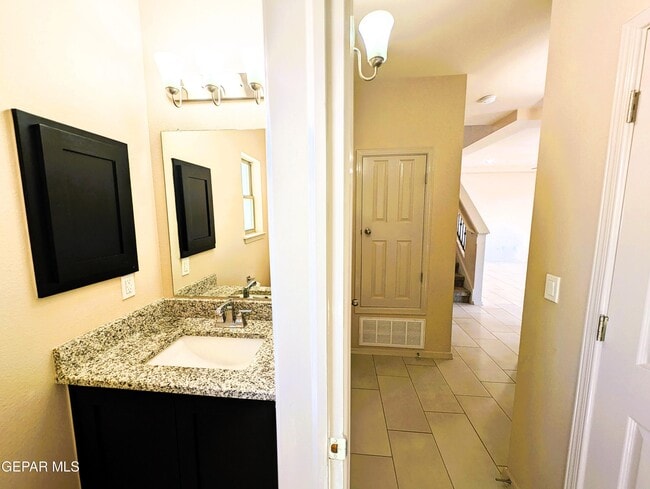 Building Photo - 616 Rafael Marmolejo St