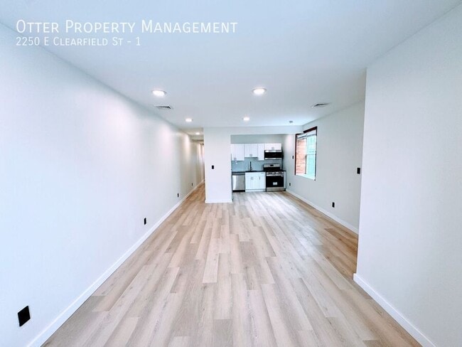 Building Photo - 2250 E Clearfield St