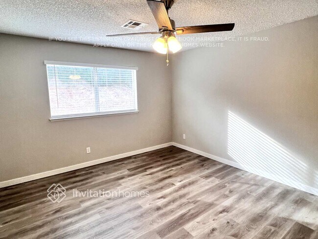 Building Photo - 214 Appian Way