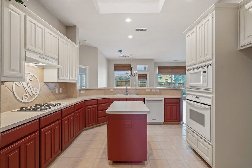 Building Photo - 3521 Amador Dr