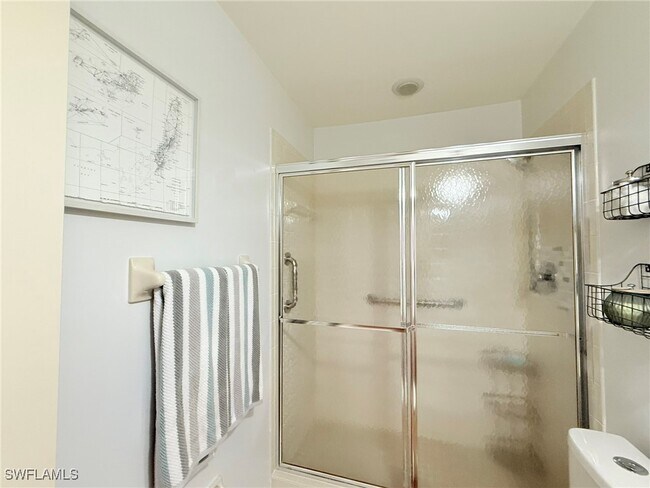 Building Photo - 212 Deerwood Cir