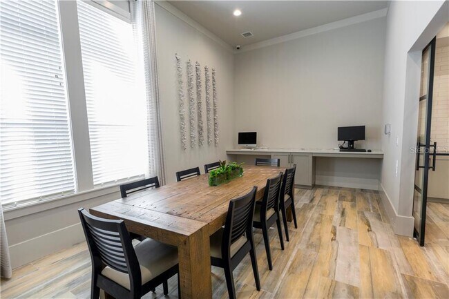 Building Photo - 5561 Post Oak Blvd