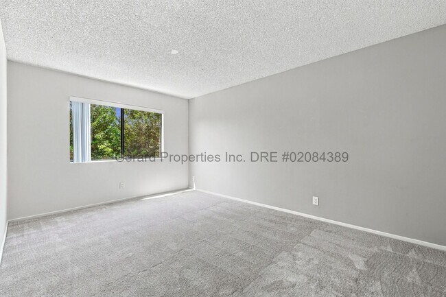 Building Photo - 16762 Viewpoint Ln