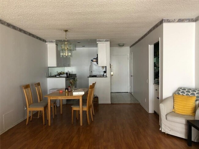 Dining Area - Formal Entry - 1828 Camden Ave