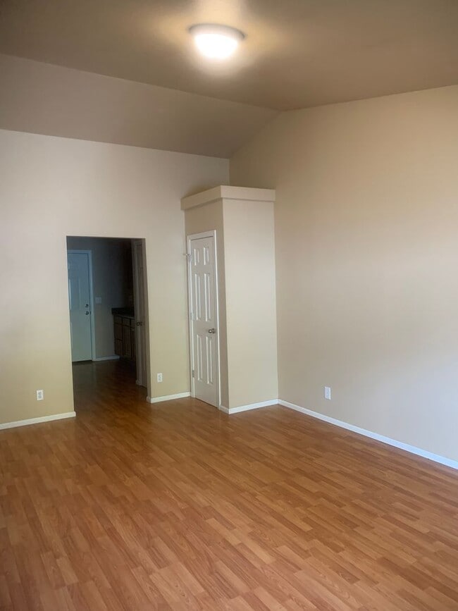 Building Photo - Bass5269