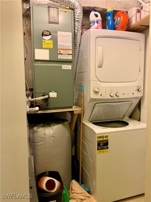 Building Photo - 3655 Boca Ciega Dr