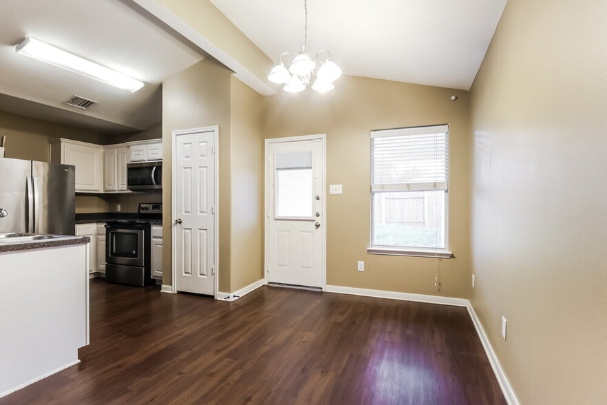 Building Photo - 28918 W Pecos River Ct
