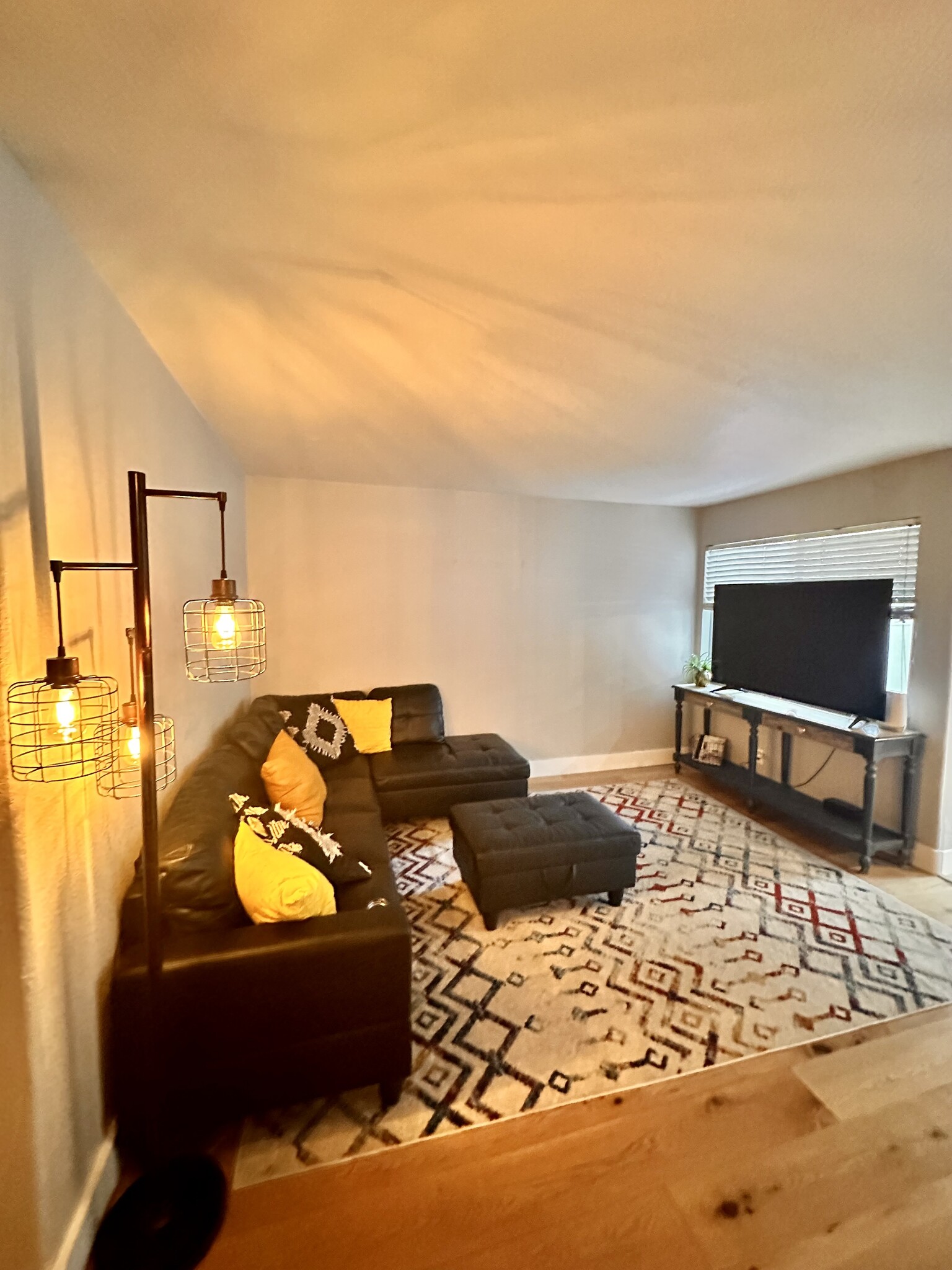 Building Photo - 23257 Joaquin Ridge Dr