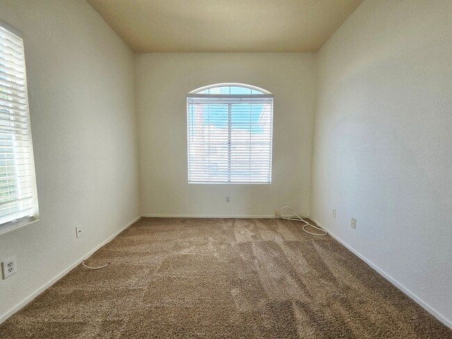 Building Photo - 1724 Leaning Pine Way