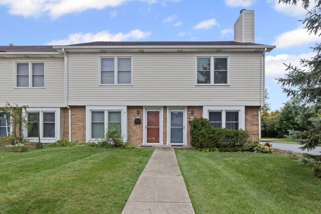 Primary Photo - 1725 Pickwick Ln