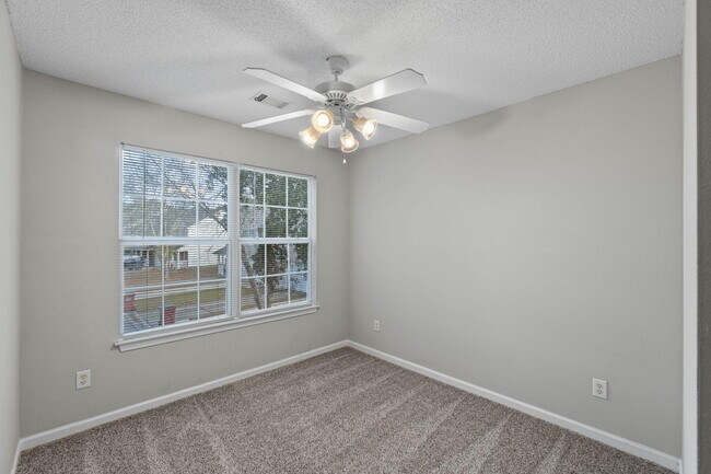 Building Photo - 266 Swaying Pine Ct