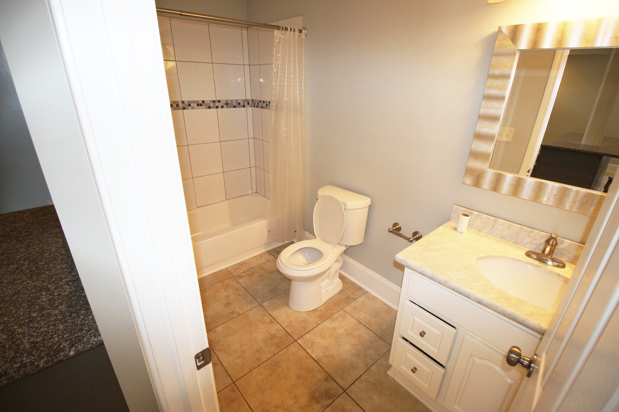 Building Photo - 3033 Toledano St