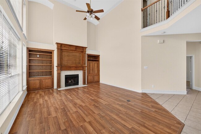 Building Photo - 8701 Mandevilla Dr