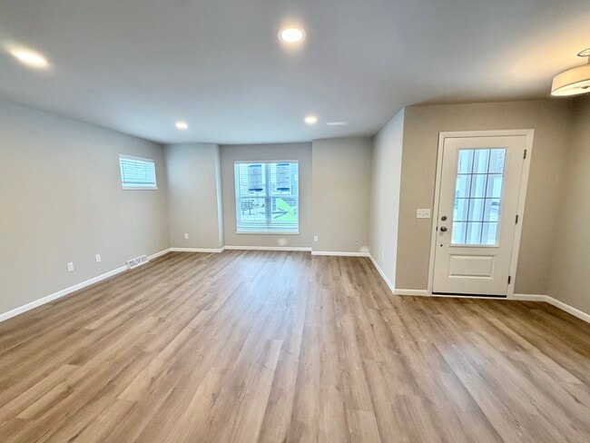 Building Photo - 10120 Mosaic Way