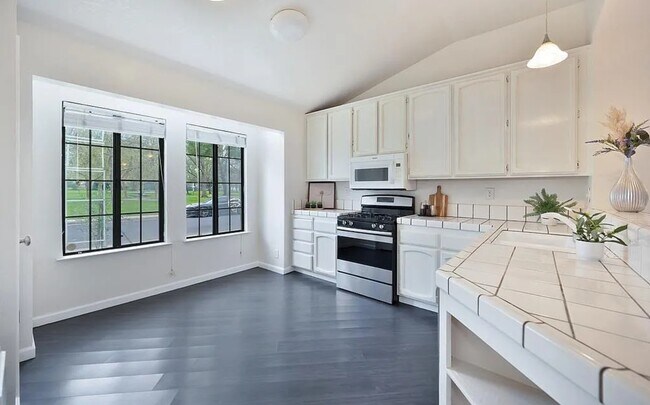Building Photo - 4401 Careyback Ave
